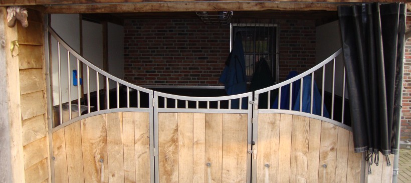 Paardenstal & vrachtwageninrichting